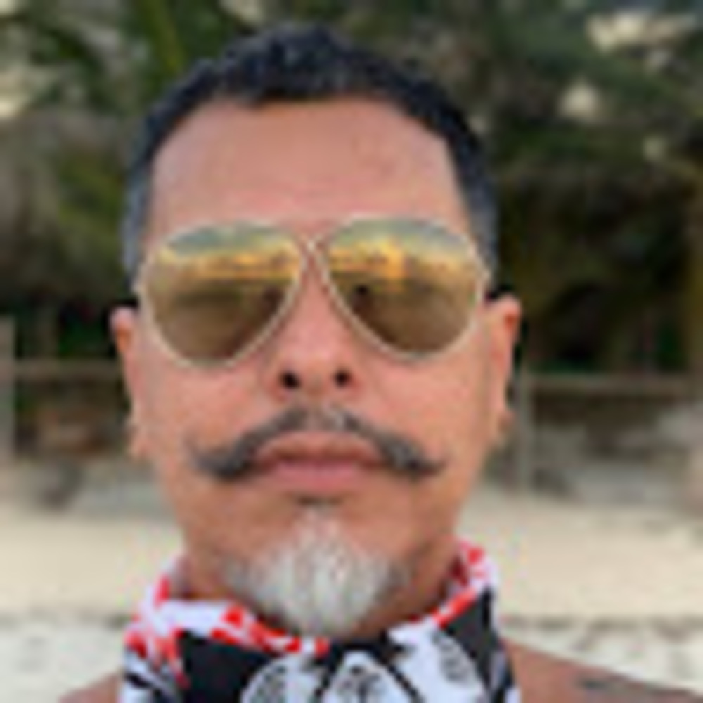 Meet your Posher, Adolfo